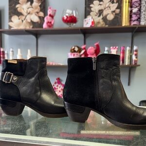 PIKOLINOS Black Leather Ankle Boots